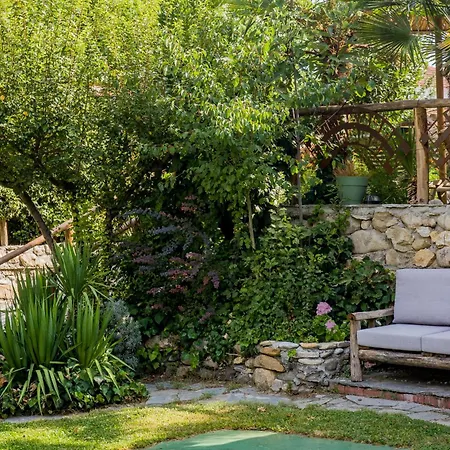 Artemis Goddess Nest - Aquatic Getaway Holiday home